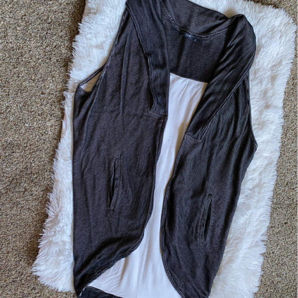 Tart Sleeveless Open Front Cardigan Vest Size XS‎